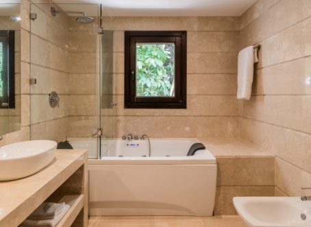 Beautiful 5 Bedroom Villa, in Nueva Andalucia