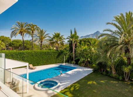 Stunning Villa for sale, in Las Brisas, Marbella