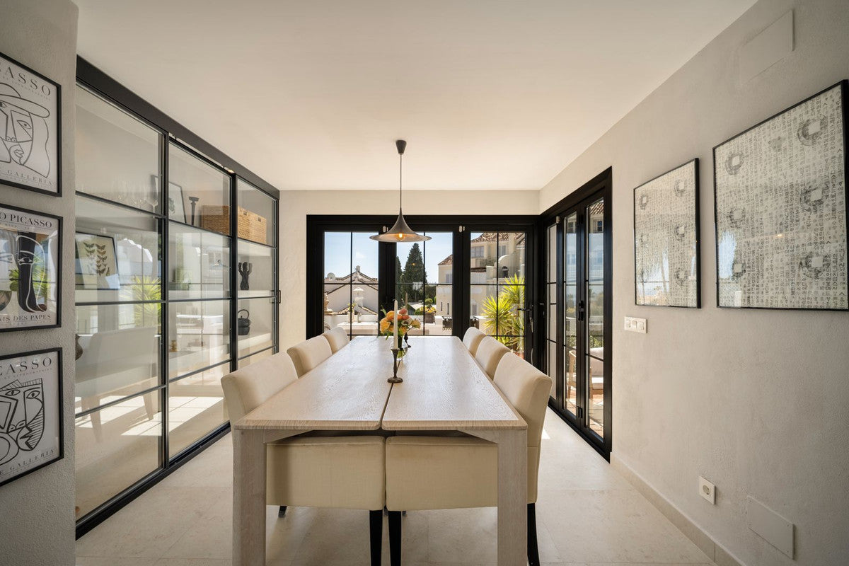 4 Bedroom Villa, Marbella's Golden Mile