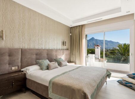 Stunning Villa for sale, in Las Brisas, Marbella