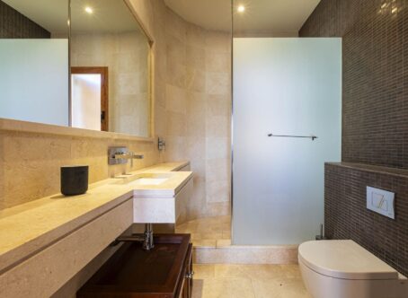 Two Bedroom Apartment in Nueva Andalucia, Marbella