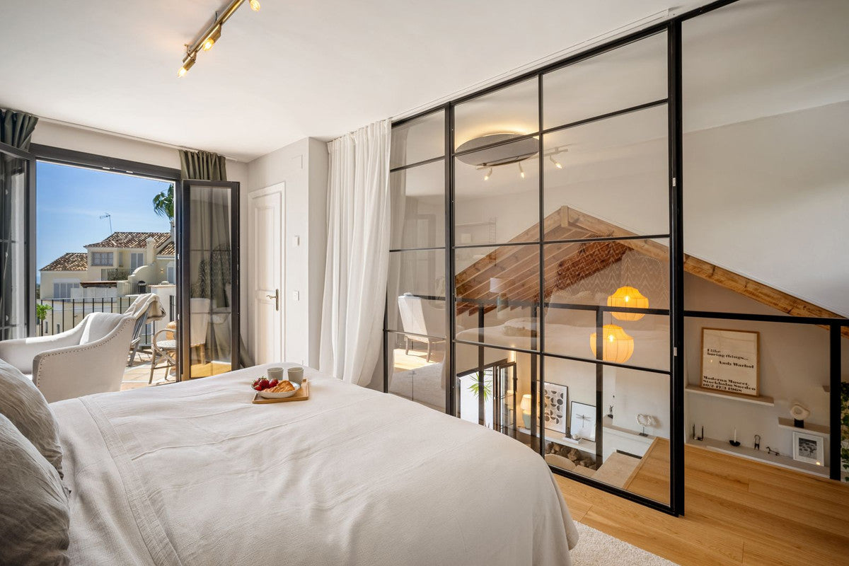 4 Bedroom Villa, Marbella's Golden Mile