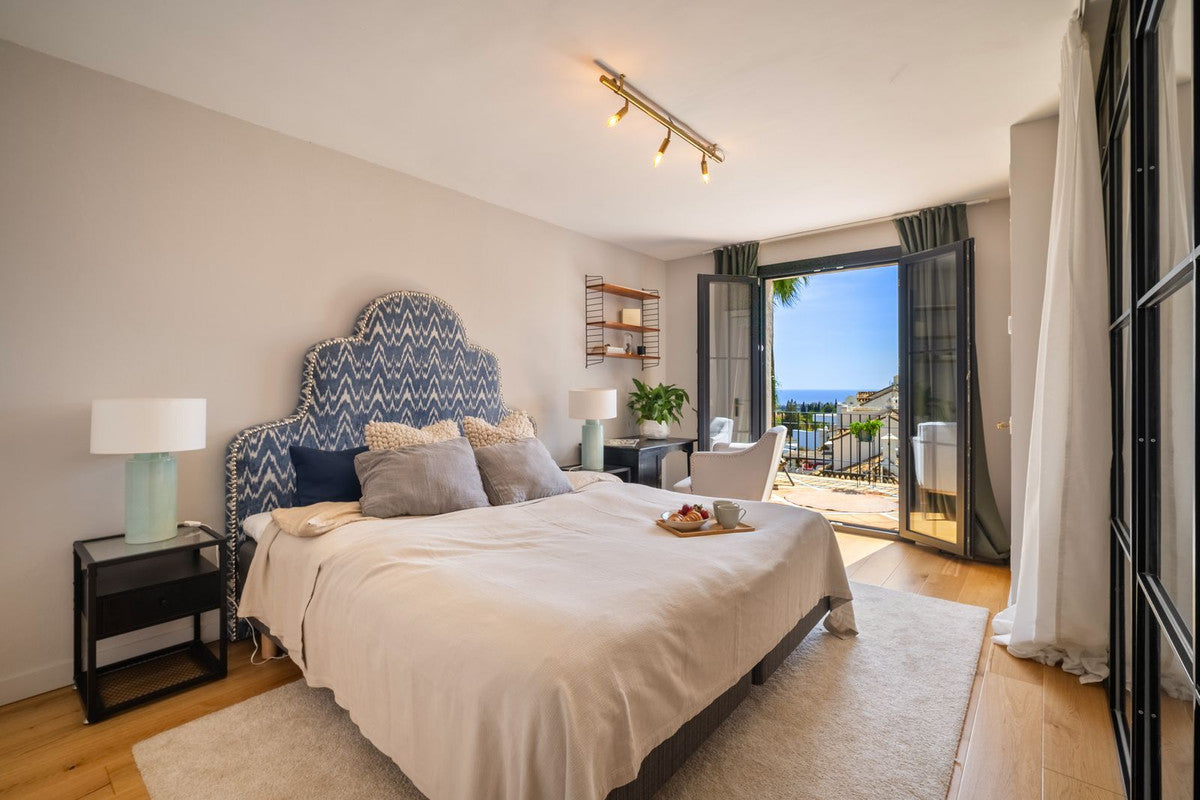 4 Bedroom Villa, Marbella's Golden Mile