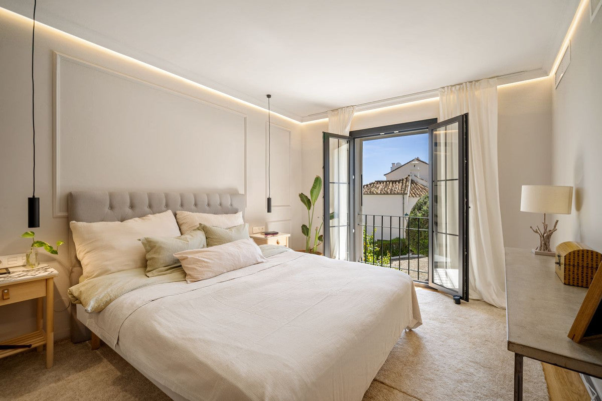 4 Bedroom Villa, Marbella's Golden Mile