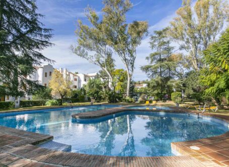 Two Bedroom Apartment in Nueva Andalucia, Marbella