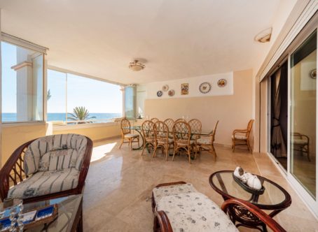 Front Line Beach Apartment, Marbella
