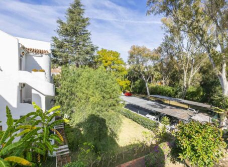 Two Bedroom Apartment in Nueva Andalucia, Marbella