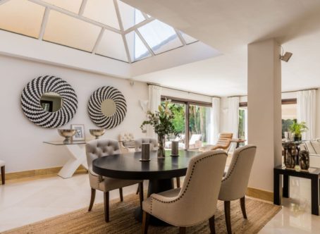 Beautiful 5 Bedroom Villa, in Nueva Andalucia