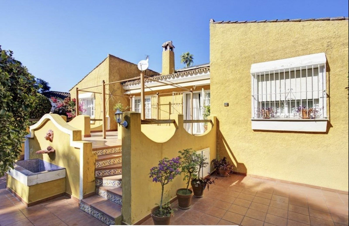 Traditional Villa in El Rosario, Marbella