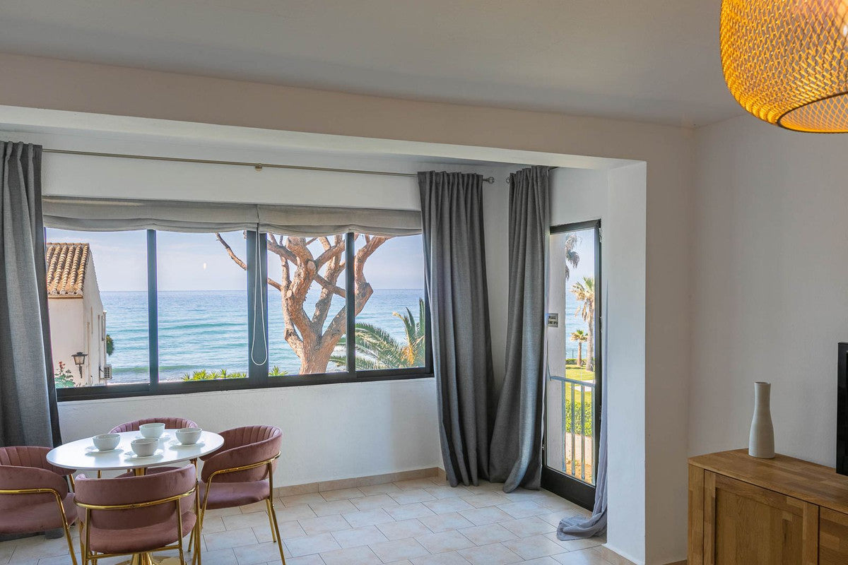 1 Bedroom Sea View Apartment, Calahonda