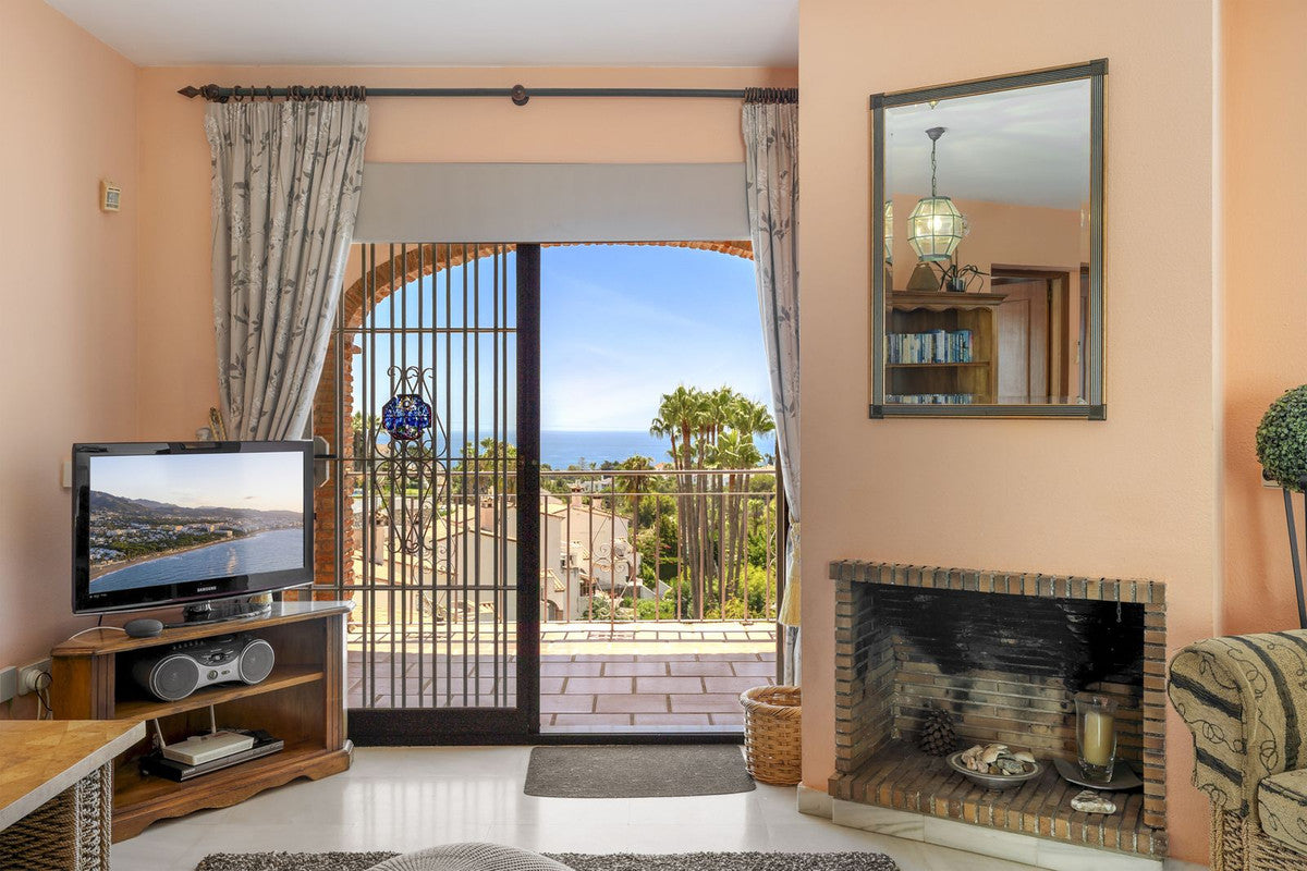 5 Bedroom Sea View Townhouse, in Calahonda, Mijas Costa