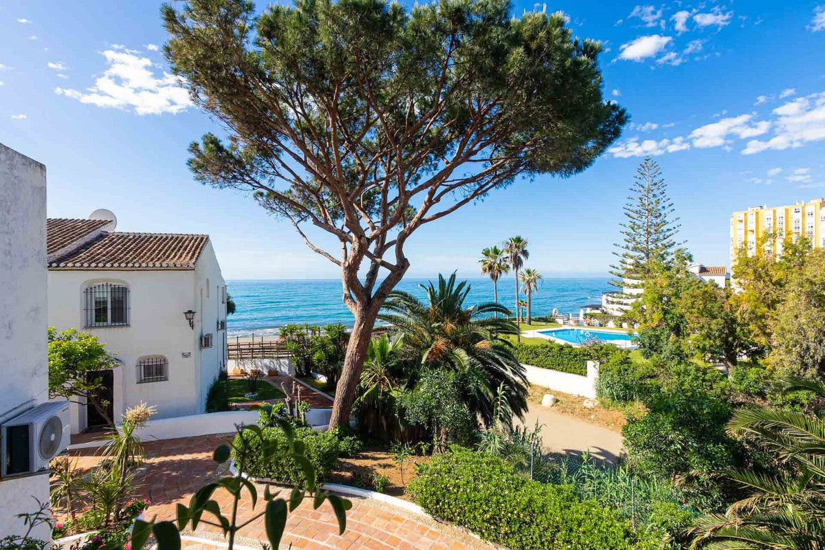 1 Bedroom Sea View Apartment, Calahonda