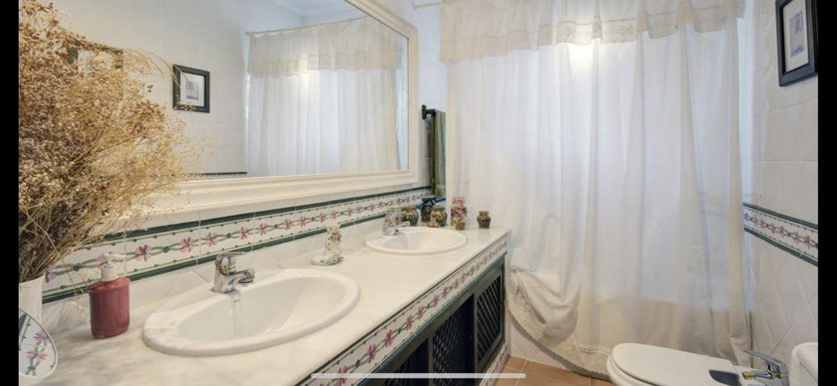 Traditional Villa in El Rosario, Marbella