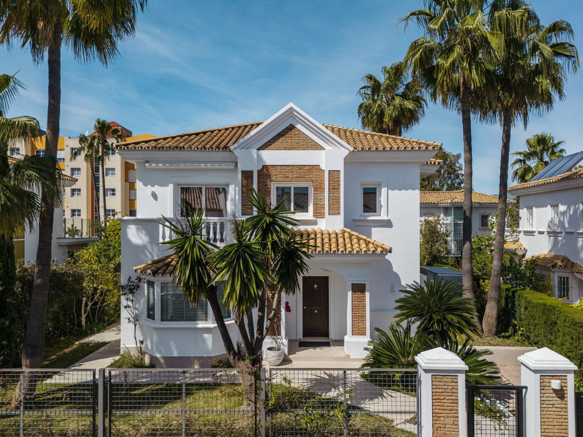 4 Bedroom Villa, Estepona