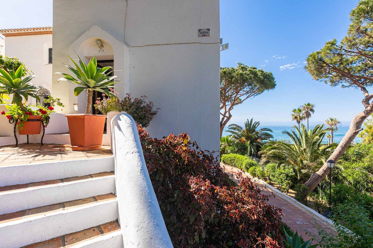 1 Bedroom Sea View Apartment, Calahonda