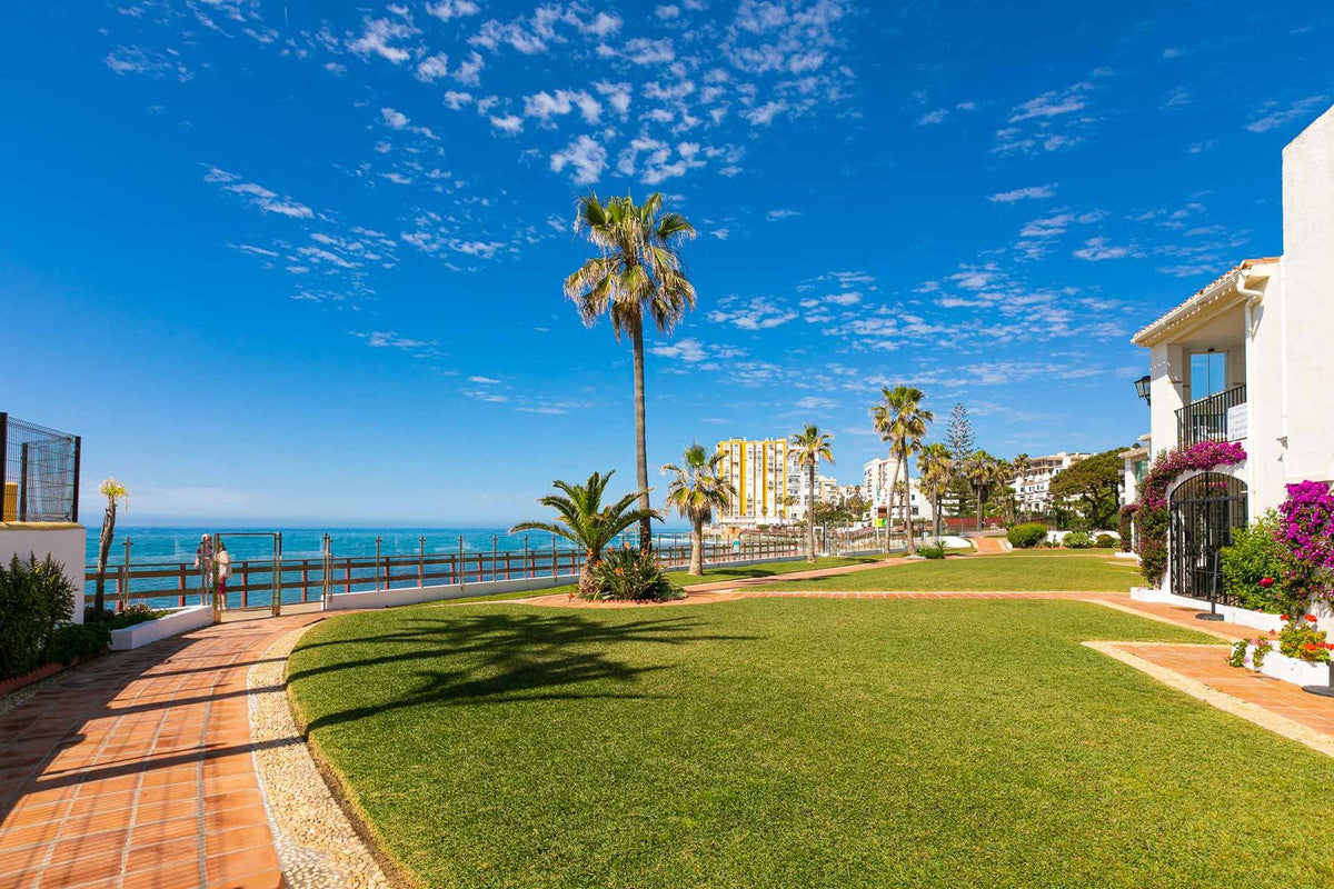 1 Bedroom Sea View Apartment, Calahonda