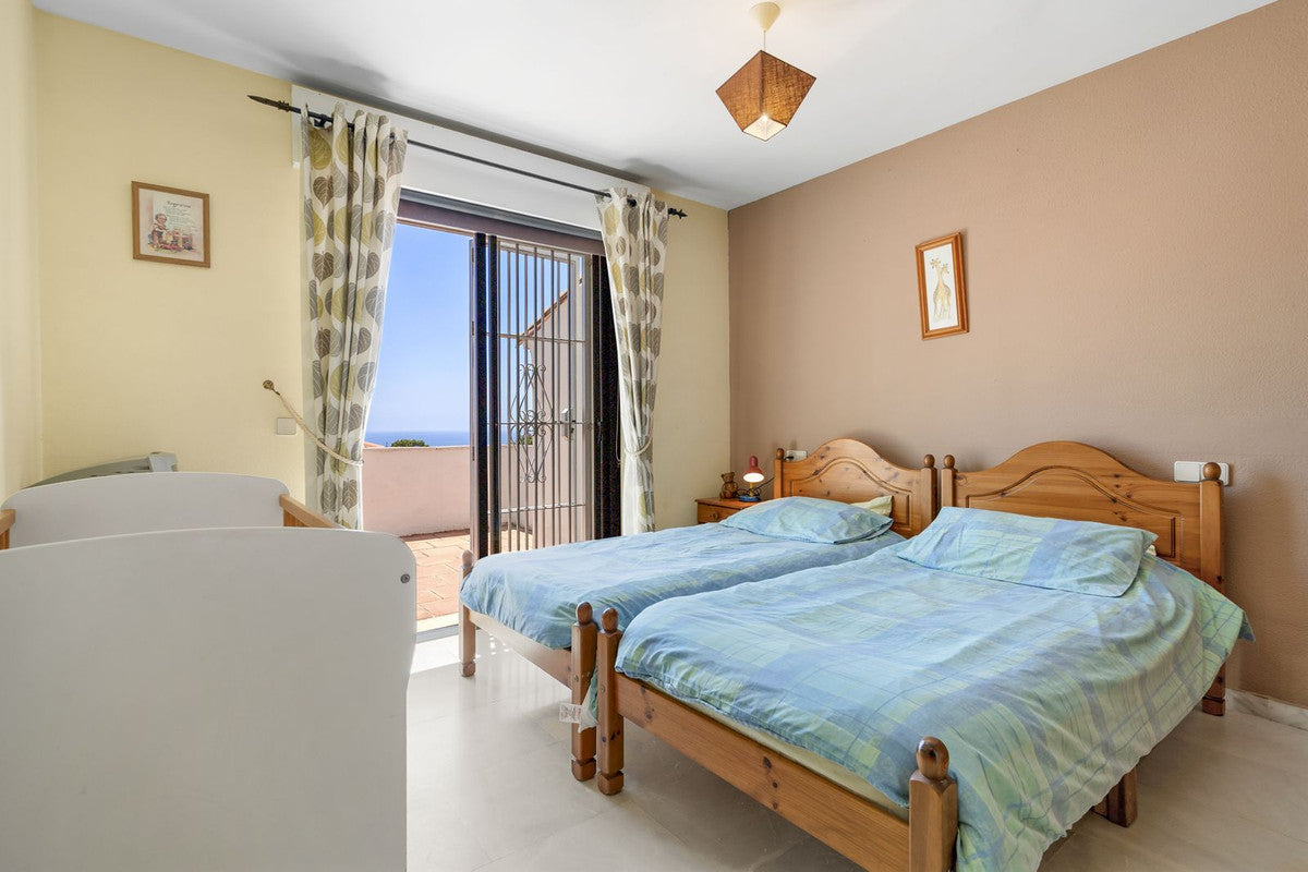5 Bedroom Sea View Townhouse, in Calahonda, Mijas Costa