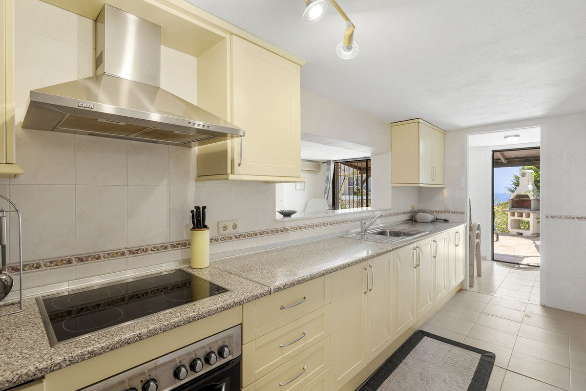 5 Bedroom Sea View Townhouse, in Calahonda, Mijas Costa