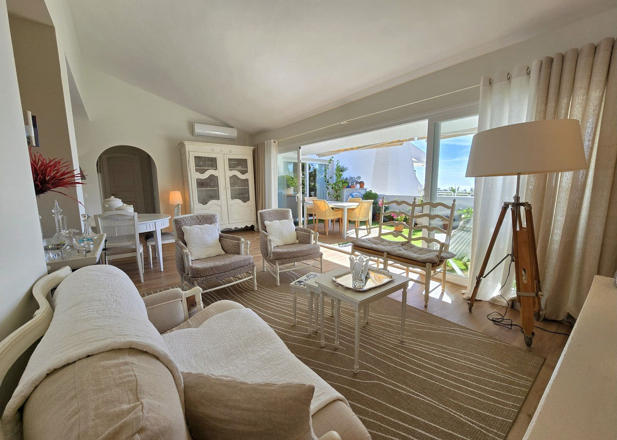 Stunning 3 Bedroom Penthouse, Calahonda