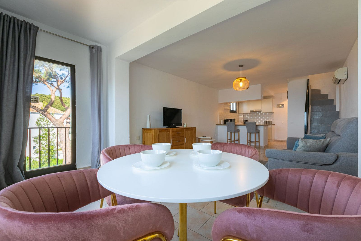 1 Bedroom Sea View Apartment, Calahonda