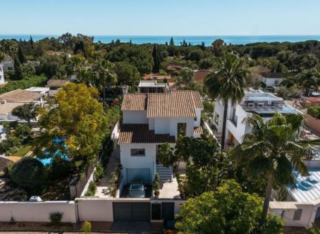 4 Bedroom Villa, in Nagüeles, Golden Mile, Marbella