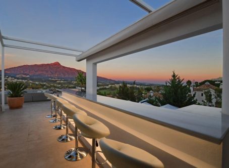 Magnificent 7 Bedroom Villa, Marbella