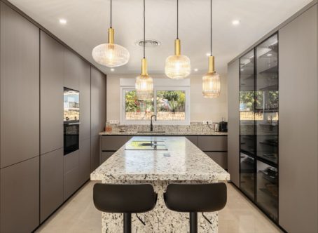 4 Bedroom Villa, in Nagüeles, Golden Mile, Marbella