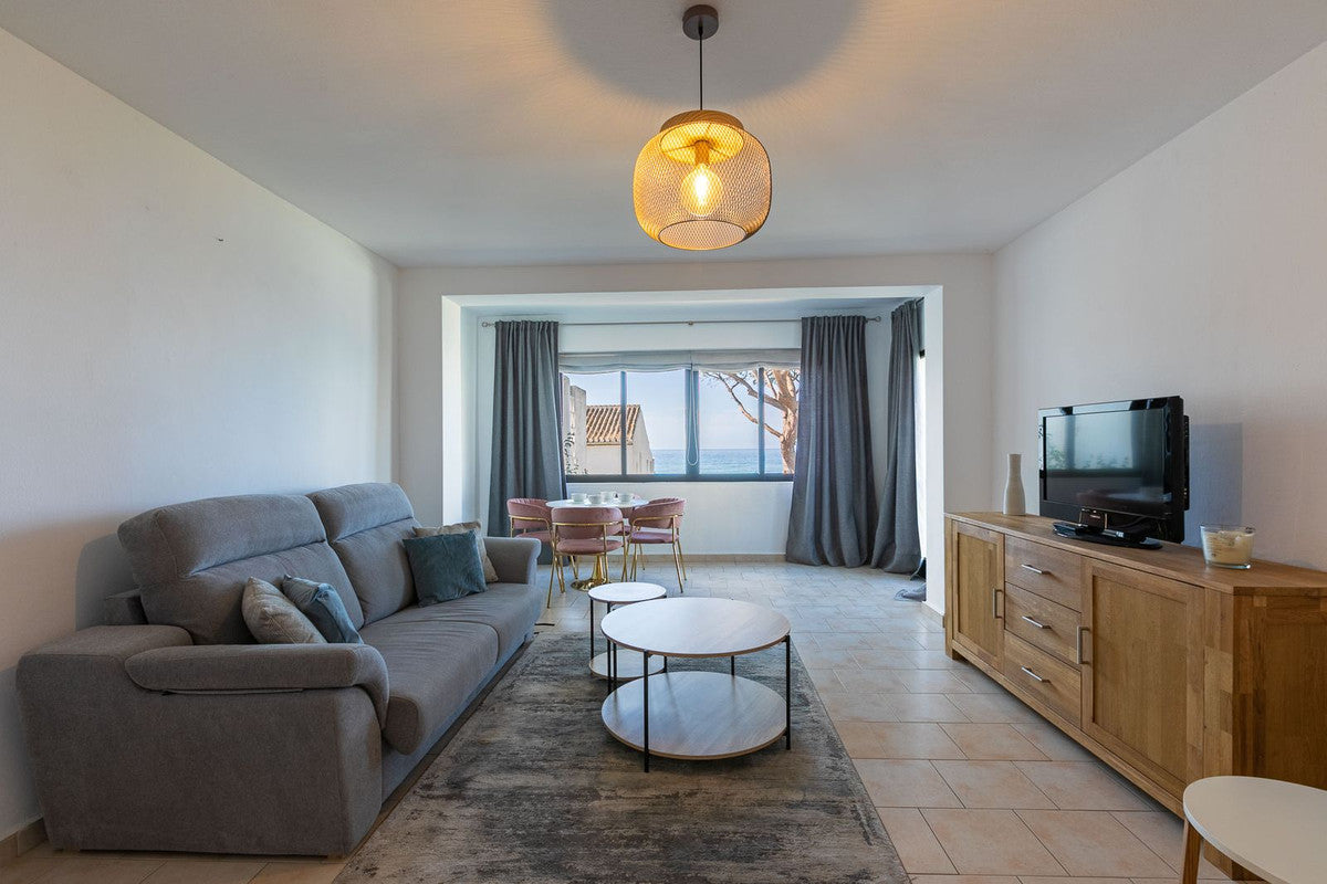 1 Bedroom Sea View Apartment, Calahonda