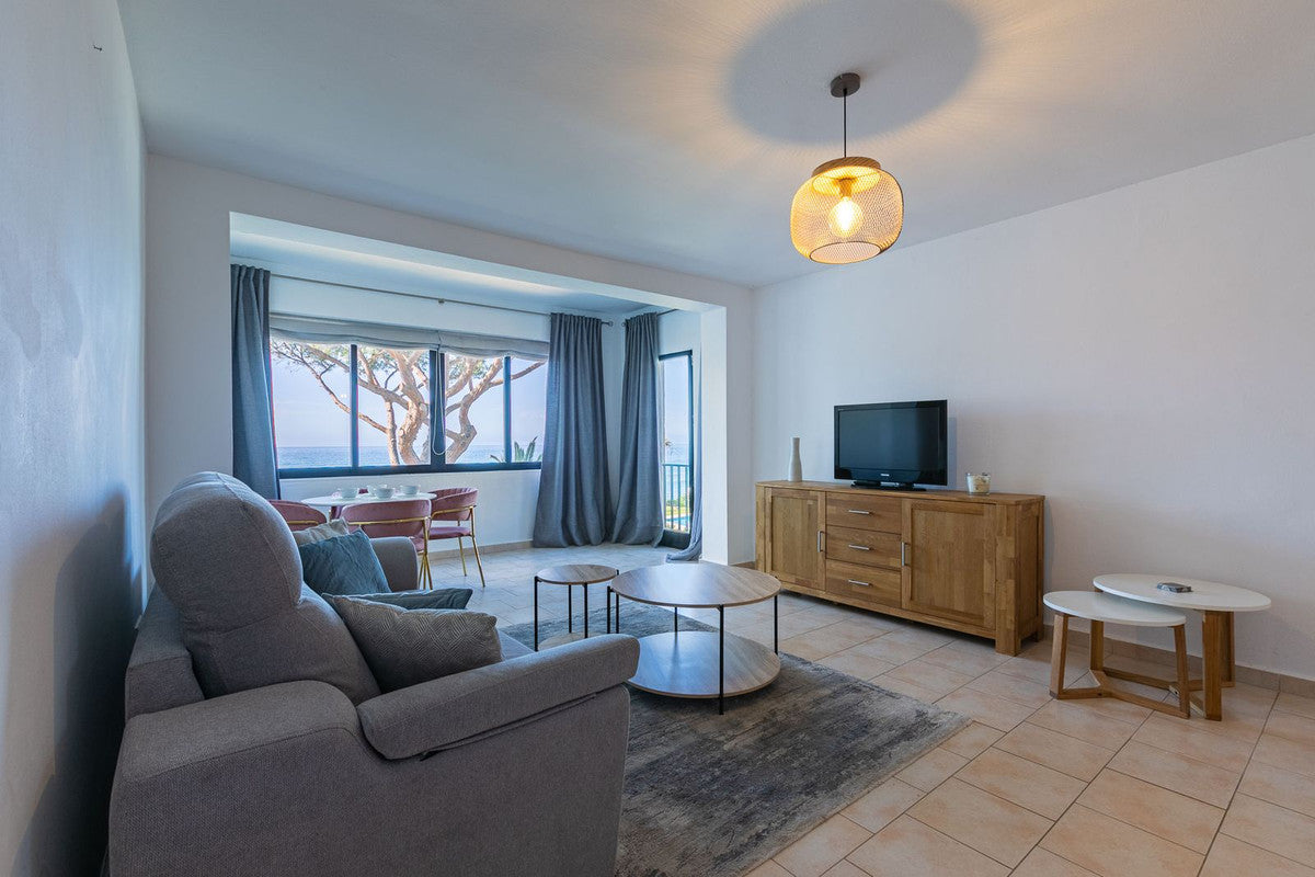 1 Bedroom Sea View Apartment, Calahonda