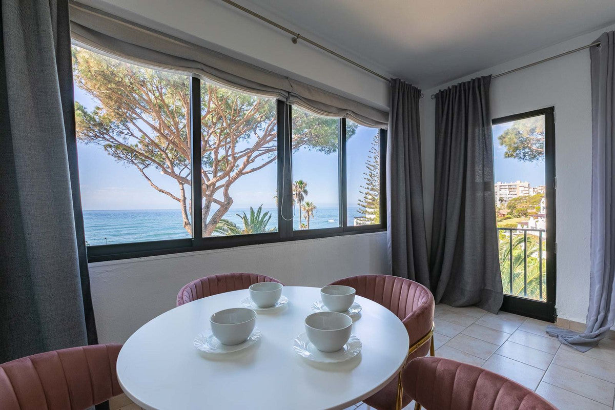 1 Bedroom Sea View Apartment, Calahonda
